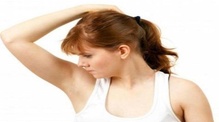 Aşırı terleme sosyal hayattan uzaklaştırıyor