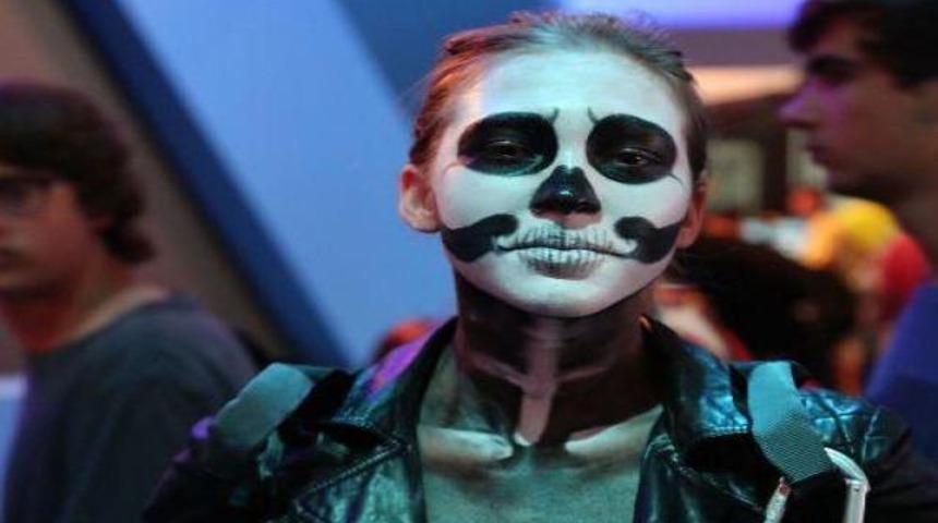 En b&uuml;y&uuml;k oyun fuarını bir de b&ouml;yle g&ouml;r&uuml;n