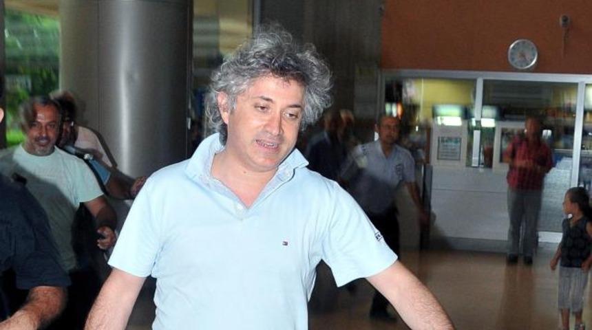 &Ouml;mer &Ouml;zkan, kızının doğumuna yetişemedi