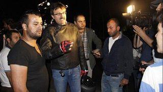 Eski Devlet Bakanı Tüzmen yaralılara yardım etti