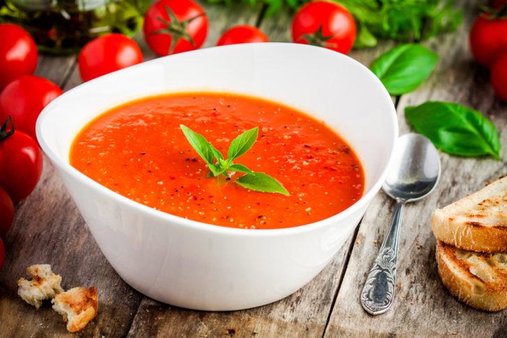 Sevilen bir klasik: Domates çorbası! Domates çorbası nasıl yapılır, malzemeleri neler?