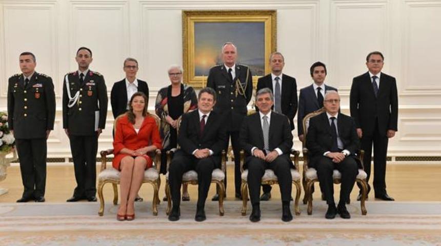 Fotoğraf rahatsız edince &ccedil;&ouml;z&uuml;m bulundu