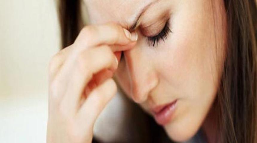 Maddi sorunlar, migreni tetikliyor