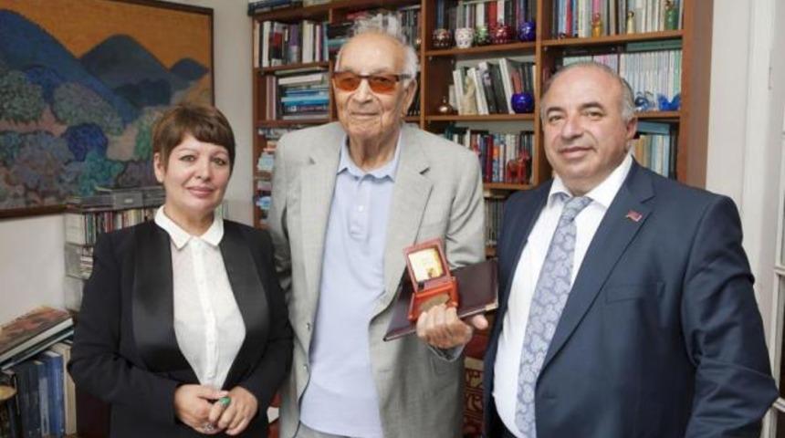 Ermenistan&rsquo;dan Yaşar Kemal&rsquo;e nişan 