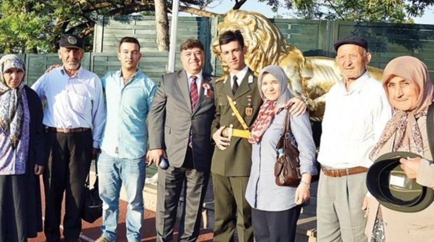 Şehit eşinin gurur günü