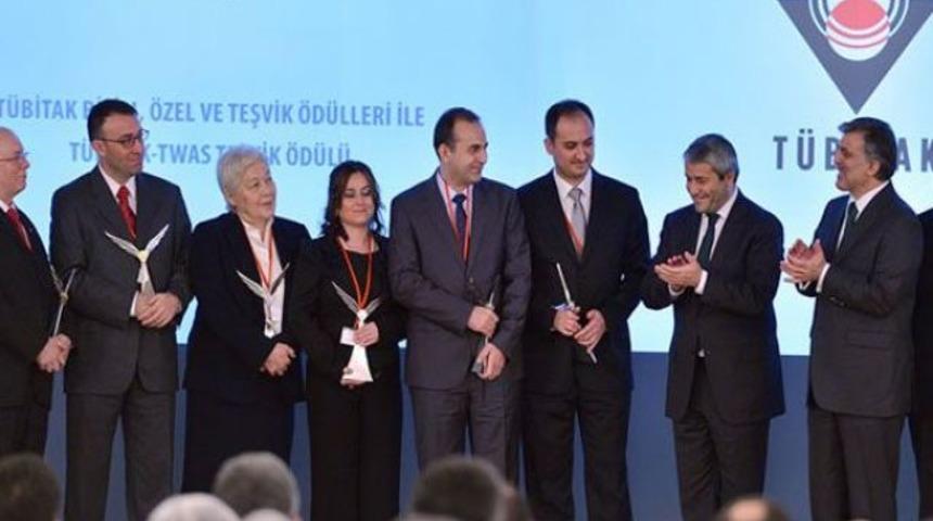 Abdullah Gül'den Türbanlı, mini etekli, kızlı, erkekli mesaj