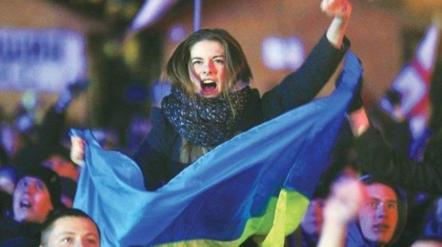 Ruslana meydanda sabahlıyor