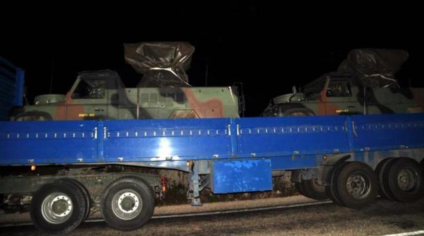 Suriye sınırına askeri sevkiyat hız kazandı