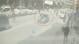 Trafikte inanılmaz anlar! Film sahnesi değil, gerçek