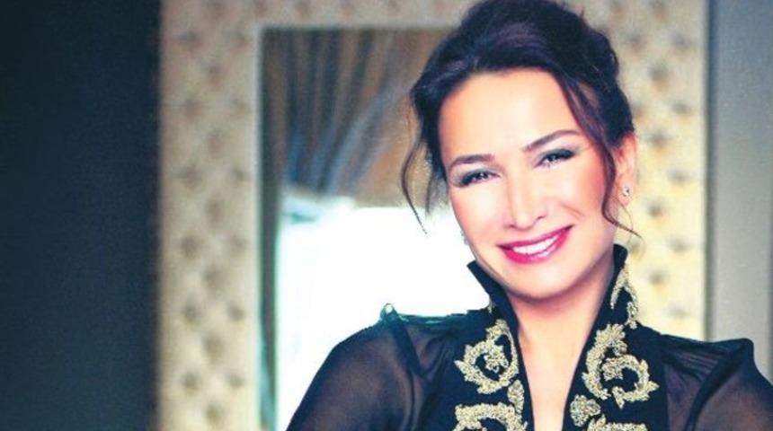 Demet Akbağ kimdir?