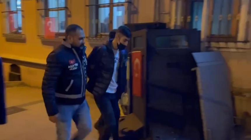 Kağıthane'de ilginç olay! Motosikletini çalan hırsızı burnundan tanıdı