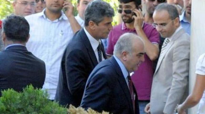 3 komutana tahliye kararı!