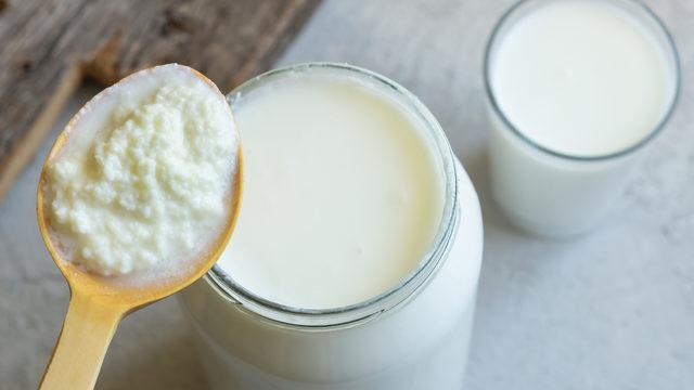 Bir ay uygulayın, etkisine inanamayacaksınız! Yoğurda bir tatlı kaşığı ekleyin