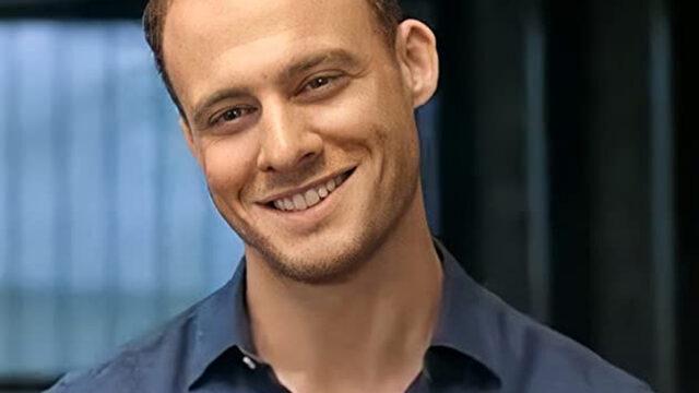 Kerem Bürsin trafik kazası mı geçirdi? Sevenlerini korkuttu 