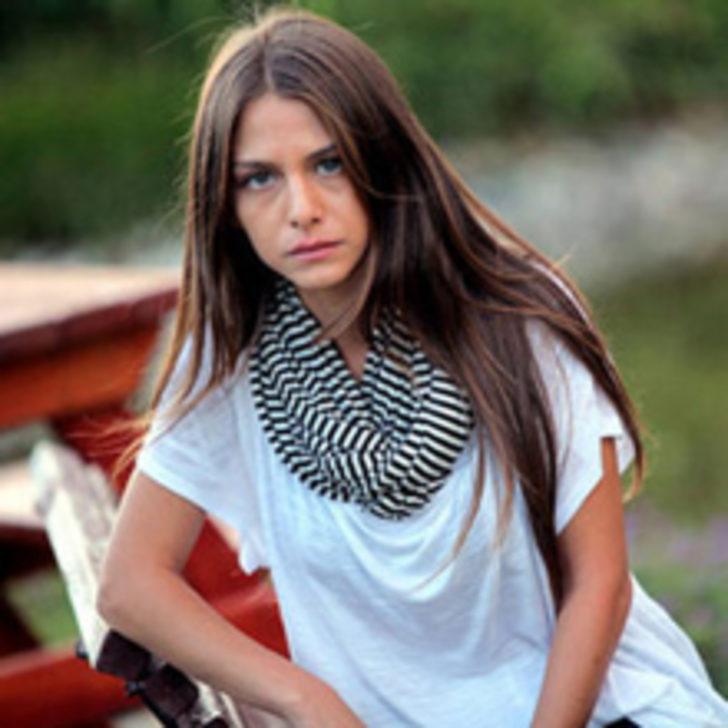 Ezgi Asaroğlu'na İkinci Şok