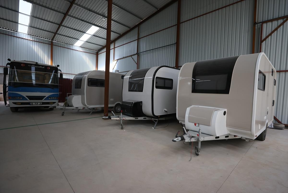 Gen&ccedil; girişimci, İzmir'de kurduğu at&ouml;lyeden Avrupa'ya karavan g&ouml;nderiyor