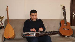 Otizmli Ertuğrul konservatuvara hazırlanıyor