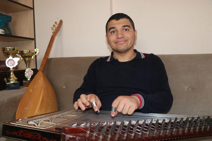 Otizmli Ertuğrul konservatuvara hazırlanıyor G4