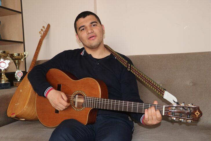 Otizmli Ertuğrul konservatuvara hazırlanıyor G5