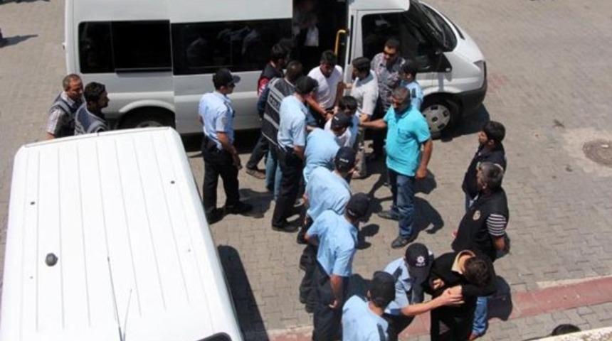 İki kız kardeşe cinsel istismara 11 g&ouml;zaltı