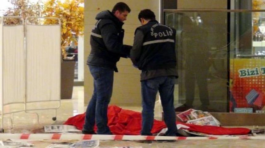 AVM'nin çatısından düşen kişi öldü