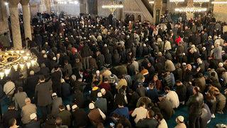 Ayasofya Camii'nde 88 yıl sonra bir ilk! Adım atacak yer kalmadı