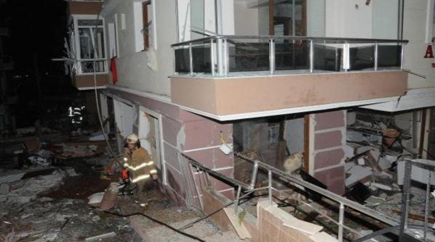 Doğalgaz bomba gibi patladı: 4 yaralı