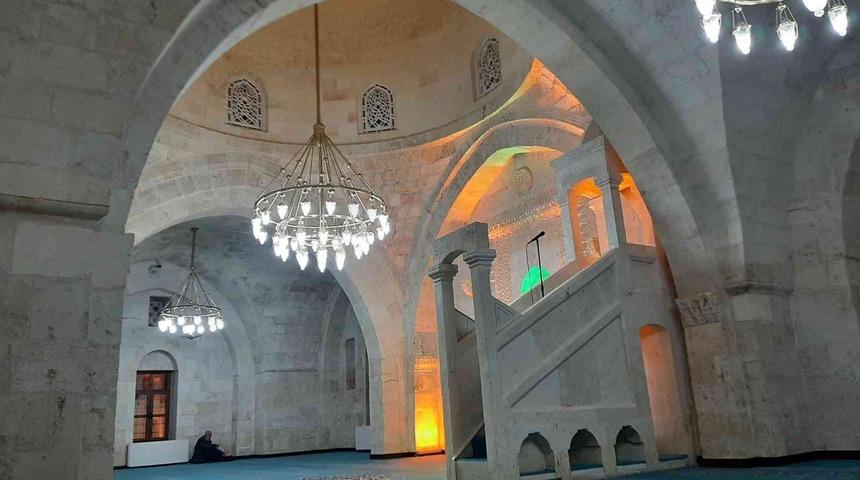 8 Nisan 2022 Cuma Hutbesi konusu nedir? Cuma namazı saat kaçta? İşte il il namaz vakitleri...