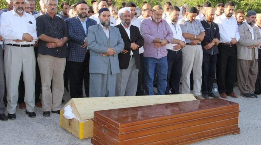 3 kardeş aynı tabutta