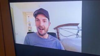 Çevrimiçi toplantı talihsizliği! Sevgilisinin toplantısına çıplak girince görenler inanamadı