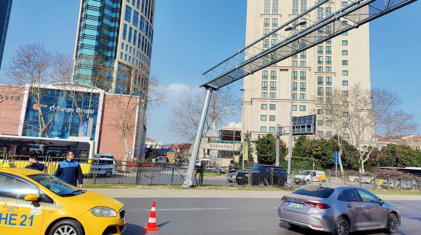 Büyükdere Caddesi'nde tehlike! Yol trafiğe kapatıldı
