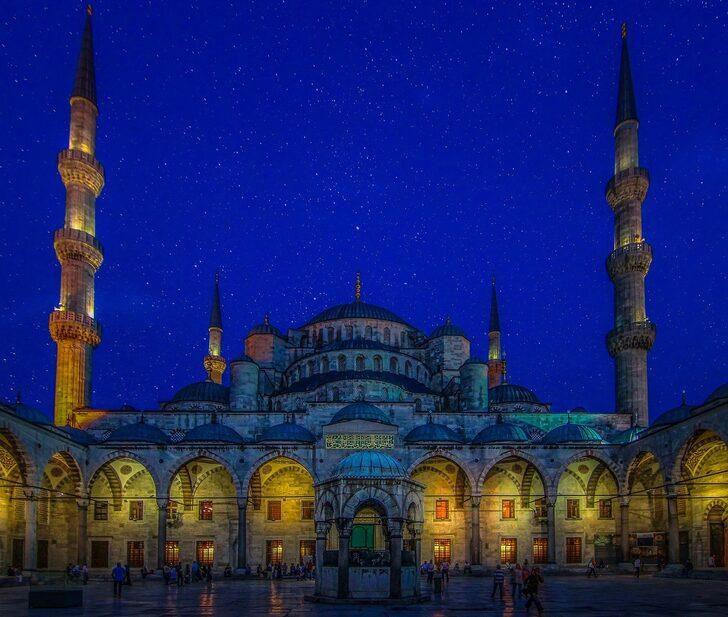 İstanbul iftar (ezan) vakti kaç? 2-3-4-5 Nisan İstanbul iftar vakti imsakiye! İstanbul'da oru