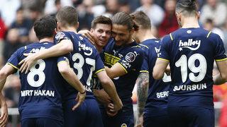 Fenerbahçe, derbi öncesinde fırtına gibi! Şampiyonlar Ligi...