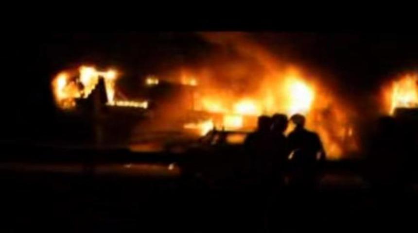 2 otob&uuml;s kafa kafaya &ccedil;arpıştı: 44 &ouml;l&uuml;