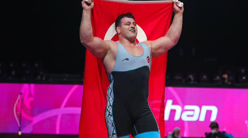 Rıza Kayaalp, 11. kez Avrupa şampiyonu oldu