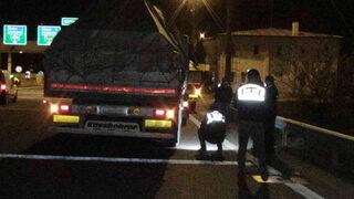 Kahreden olay! Geri geri gelirken babasını ezdi, 10 metre sürükledi