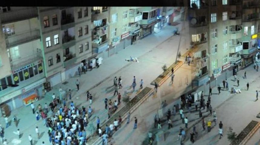 D&uuml;n başlayan kavga b&uuml;gun de s&uuml;rd&uuml;