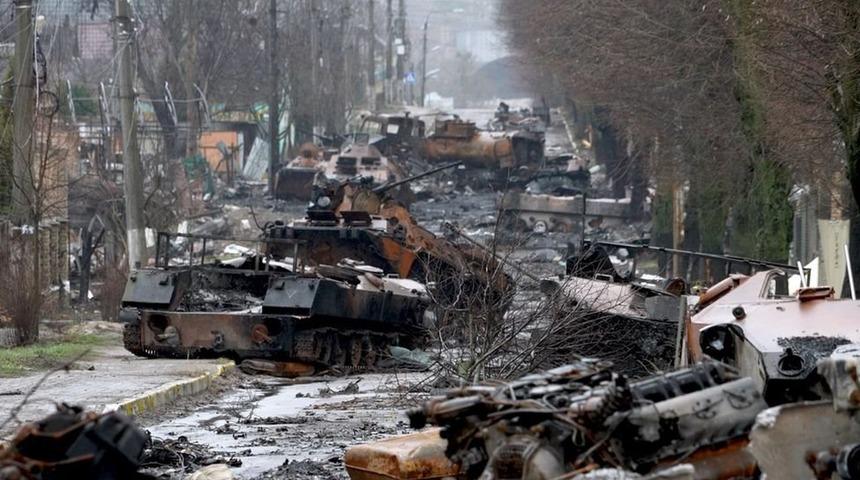 Ukrayna savaşı: Sokakları yanmış tanklar ve cesetlerle dolu Ukrayna kenti Bucha