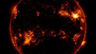 Görenler hayrete düştü! NASA, Güneş’teki patlamaların yayılma anını görüntüledi