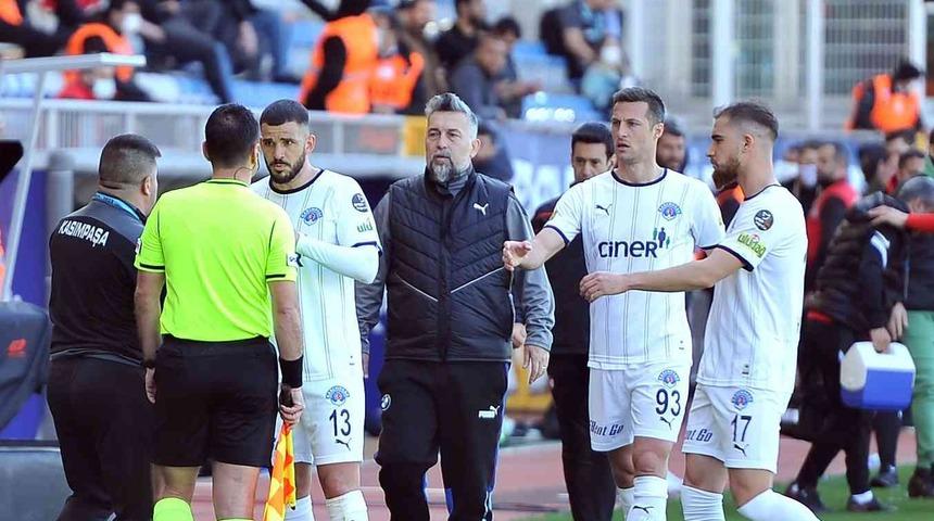Kasımpaşa - Gaziantep FK maçında her şey oldu! İki kırmızı, penaltı ve son dakika golü...