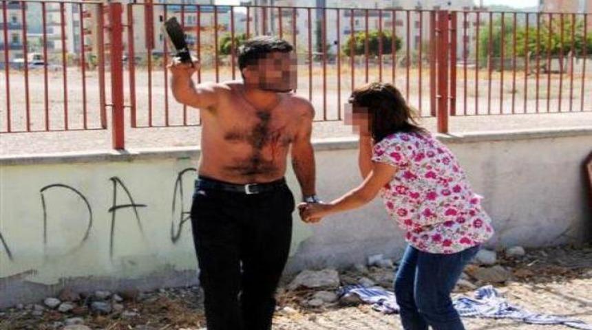 Bunalıma girdi eşini rehin aldı