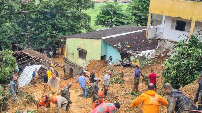Brezilya'da felaket! Rio de Janeiro’daki selde 7'si çocuk en az 14 kişi öldü