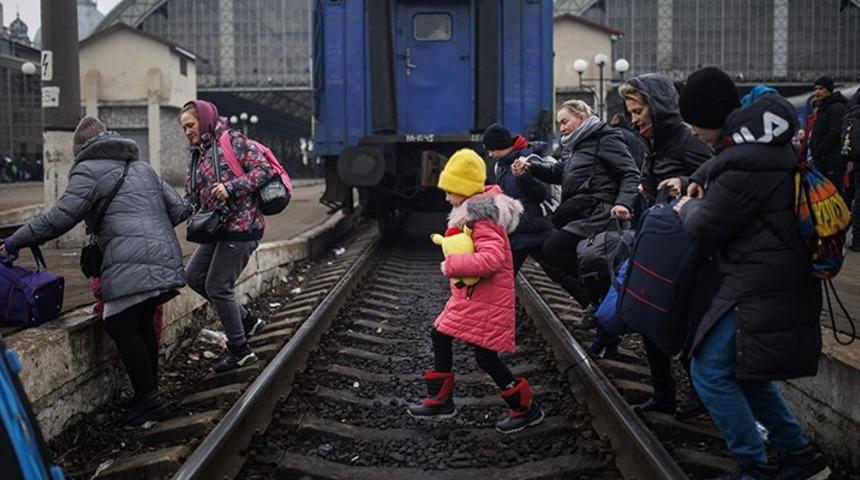 Rusya'dan flaş açıklama: Türkiye'nin girişimiyle Mariupol'den tahliyeler için koridor açıyoruz