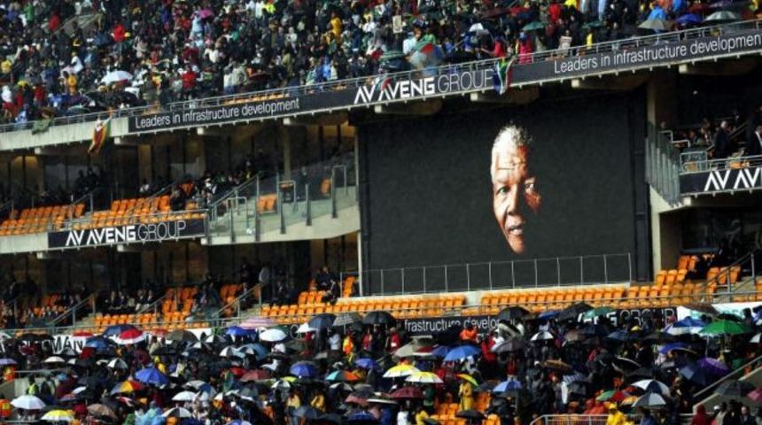 Mandela dünya liderleri biraraya geldi