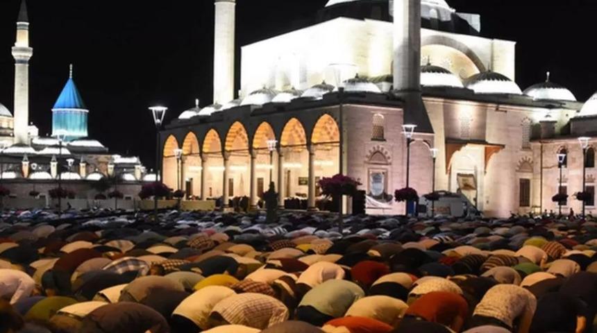 Kadir Gecesi bugün mü 2022? Kadir Gecesi anlamı ve önemi nedir?