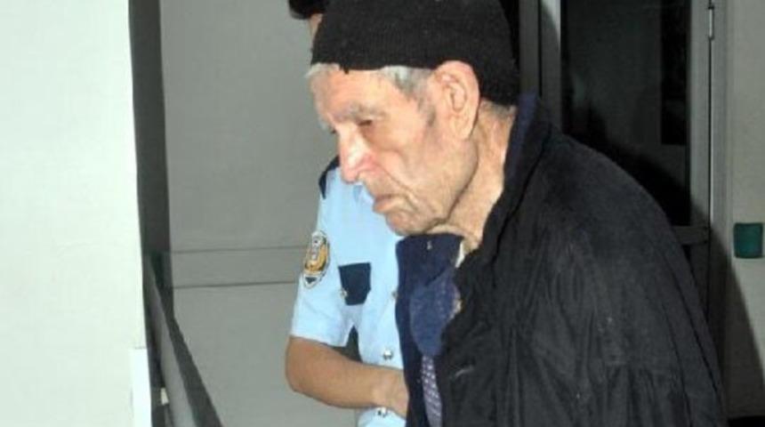 Alzheimer hastası, eşini öldürdü, bakıcıyı yaraladı