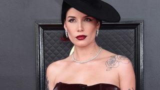 Ameliyat sonrası dinlenmeden Grammy Ödülleri'ne gelen Halsey rahatsızlandı