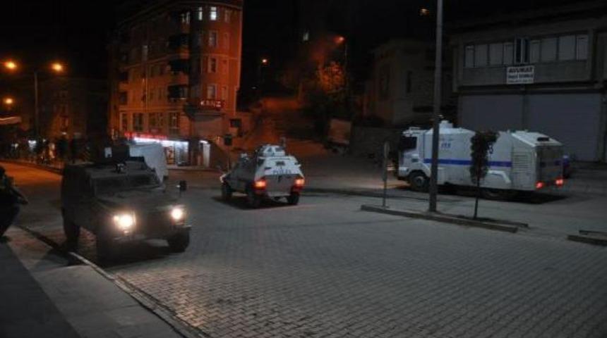 Hakkari'de olaylı gece!