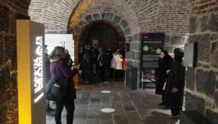 Osmanlı Devleti’nin tarihine ışık tutuyor! Kars’ta Kafkas Cephesi Harp Tarihi Müzesi yoğun ilgi görüyor