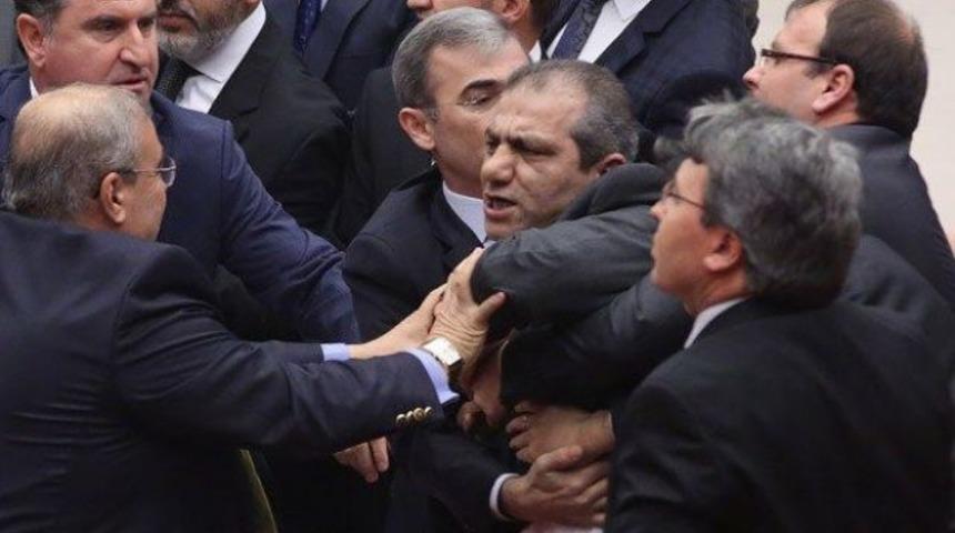 Meclis'te çok ağır küfürler